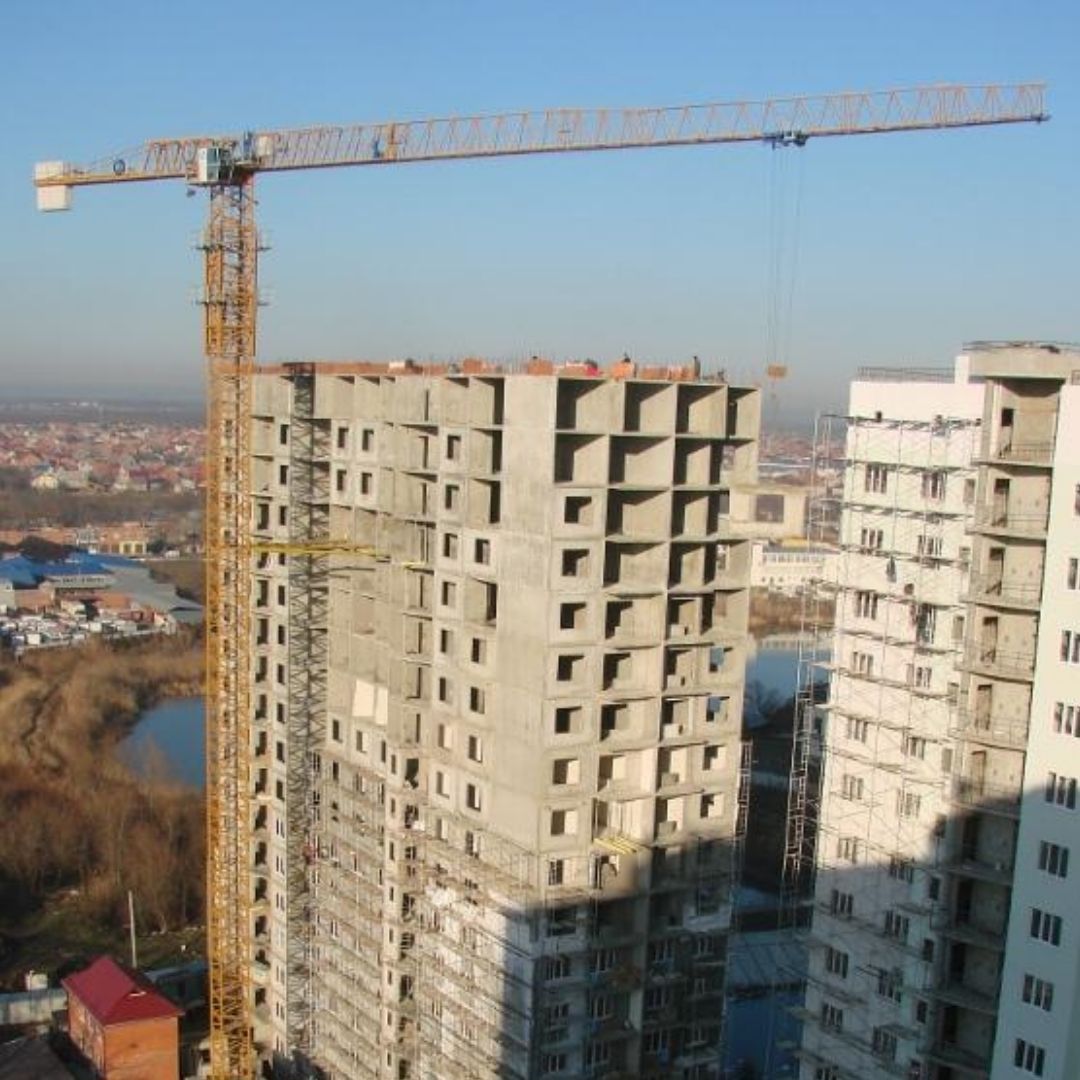 TITAN 7025 — 12 Ton Yüksek Performanslı Kule Vinç